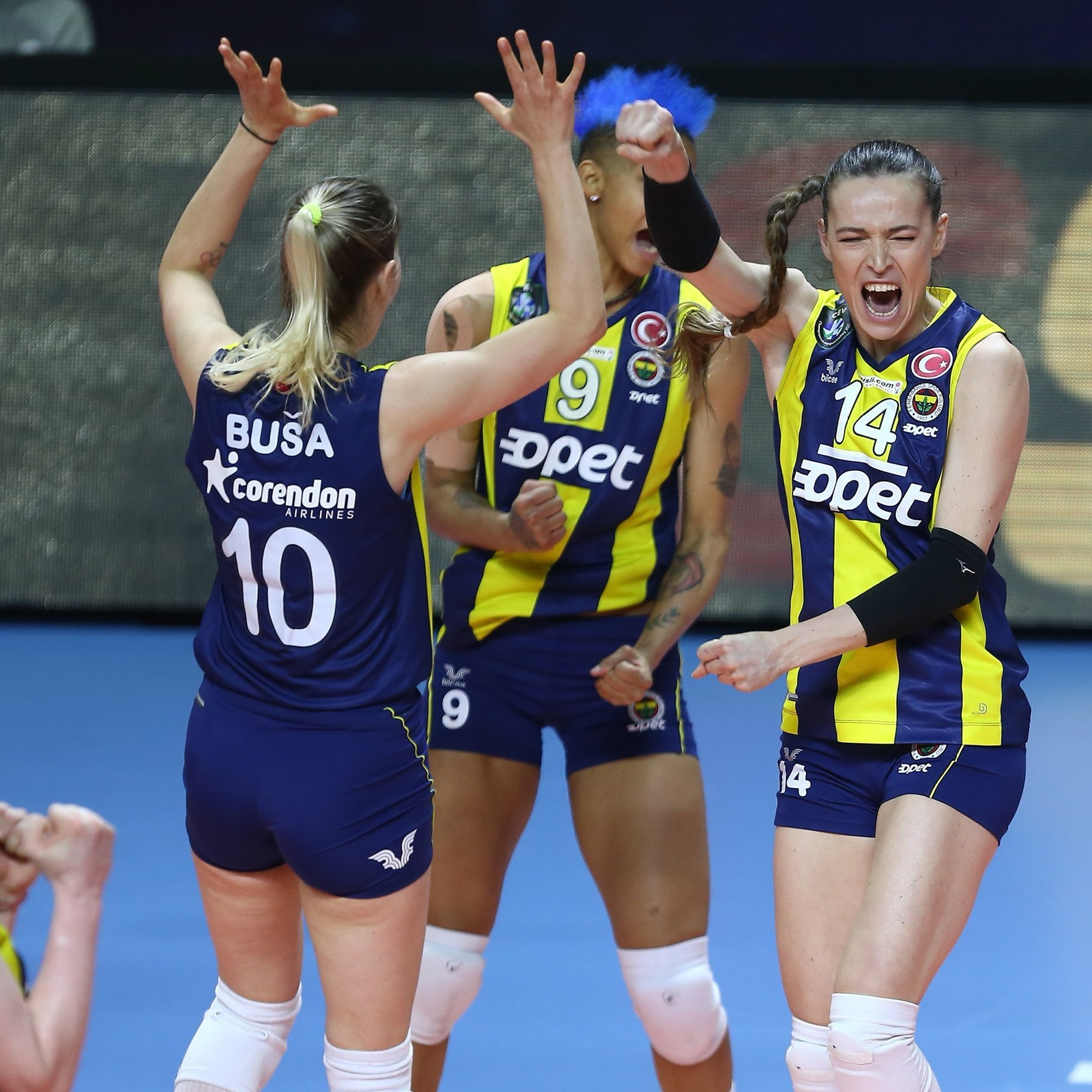 爱游戏-今晨埃因霍温队长鼓劲：德国杯节点到来，媒体盛赞，临场指挥获称赞的简单介绍