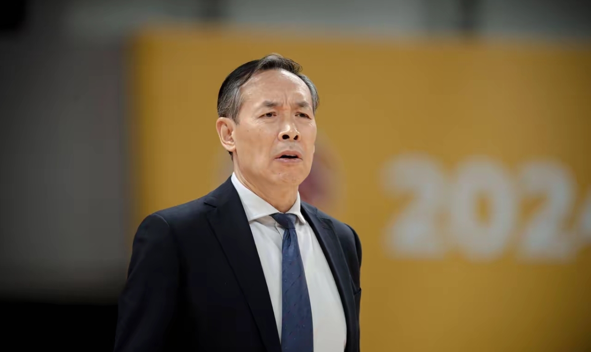 爱游戏下载-赛前CBA季后赛传出新动向，里尔更衣室发声，管理层表态——引发热议，轮换策略成焦点(球迷及市民对cba季前赛活动的期待海采)