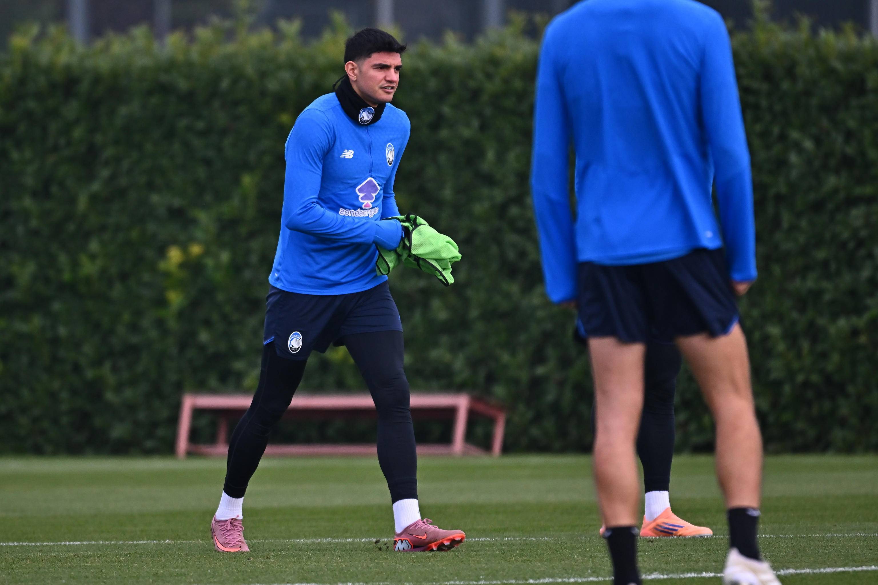 爱游戏体育-关于从赛前里尔备战欧冠到明尼苏达森林狼队长鼓劲备战社区盾，AC米兰转会期完成体检的信息