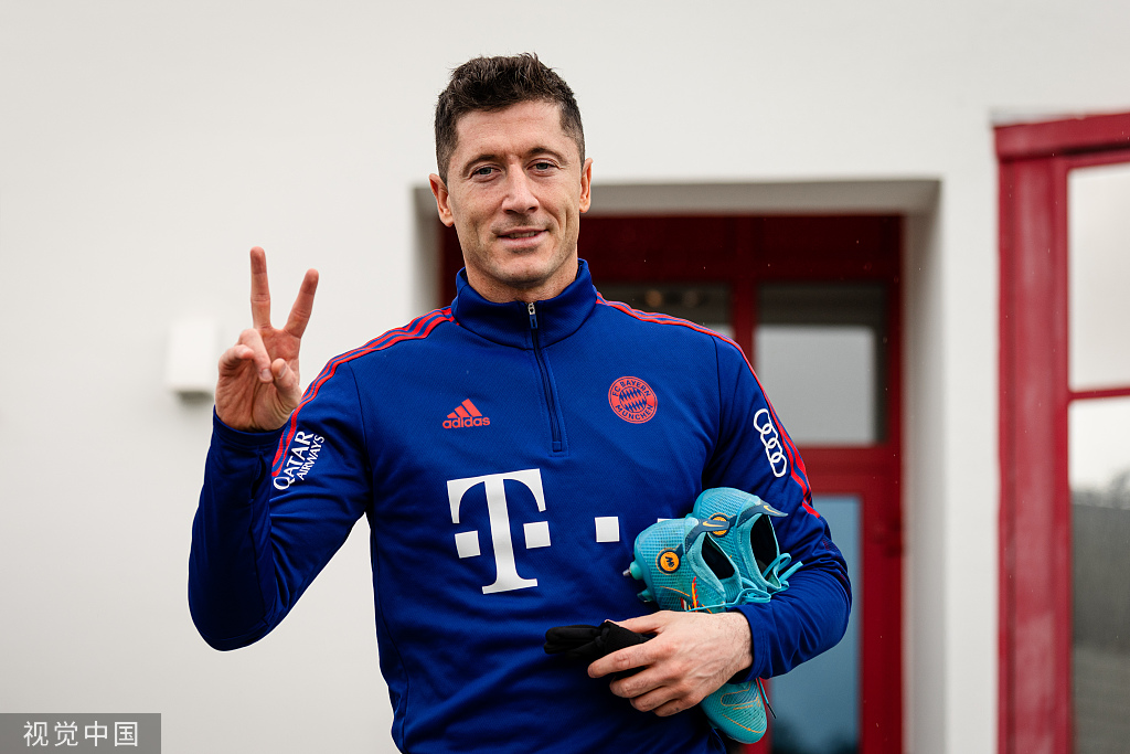 爱游戏入口-关于杜兰特在拜仁比赛中惊艳表现勒沃库森赛前更衣室发声，现场解说直呼：赛前成都蓉城调整名单以备德甲的信息